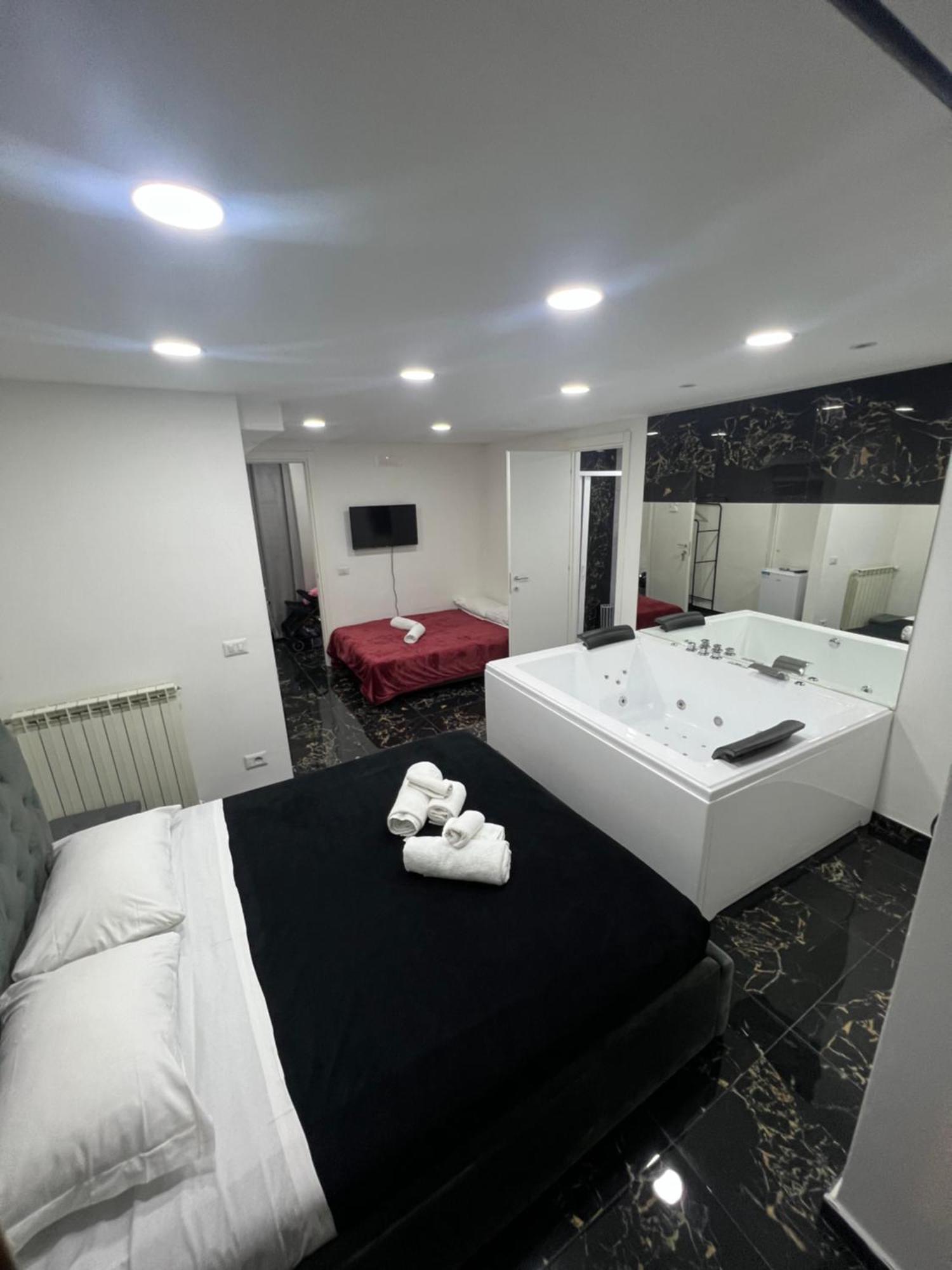 Valentino Luxury Suites Naples Luaran gambar