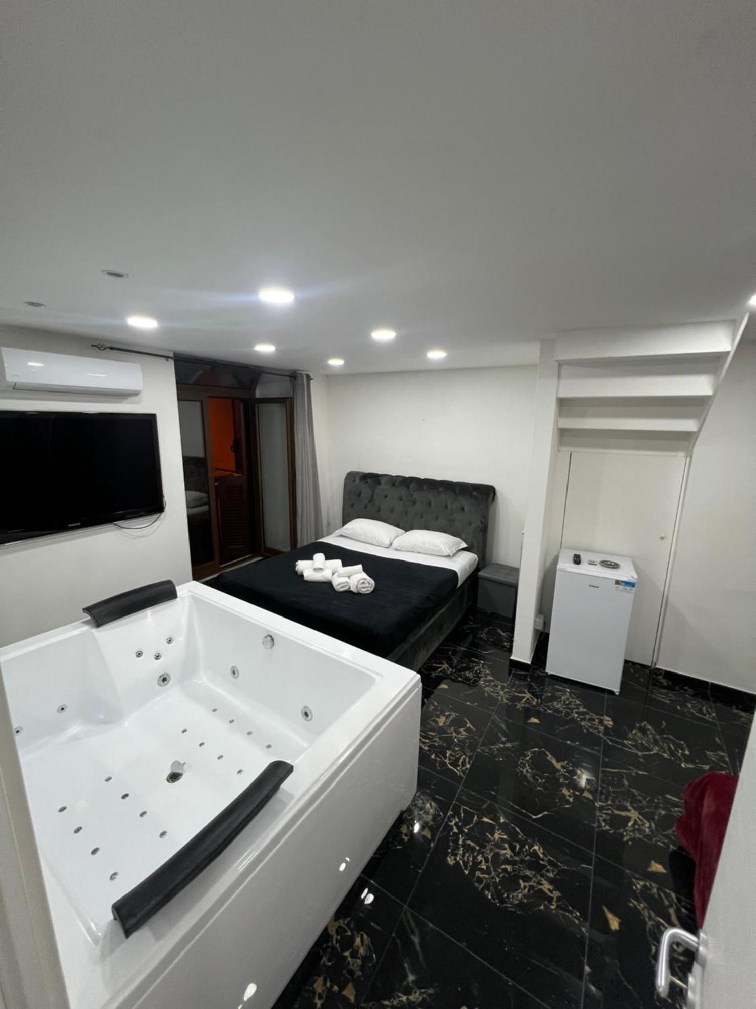 Valentino Luxury Suites Naples Luaran gambar